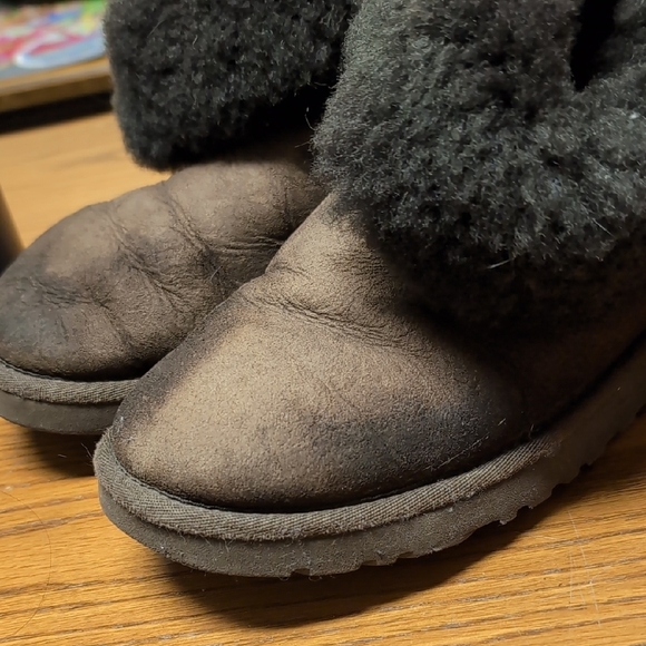 UGG Dark Brown Shearling Boots - Picture 5 of 7